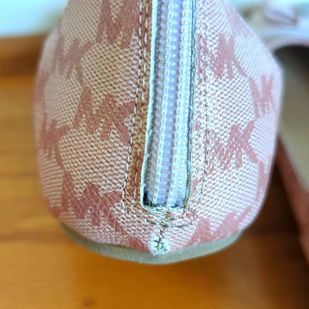 Michael Kors Pink flats Sz 5‎
